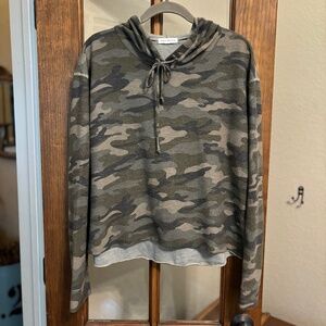 Socialite Camo Hooded Lightweight Sweatshirt- Size Large